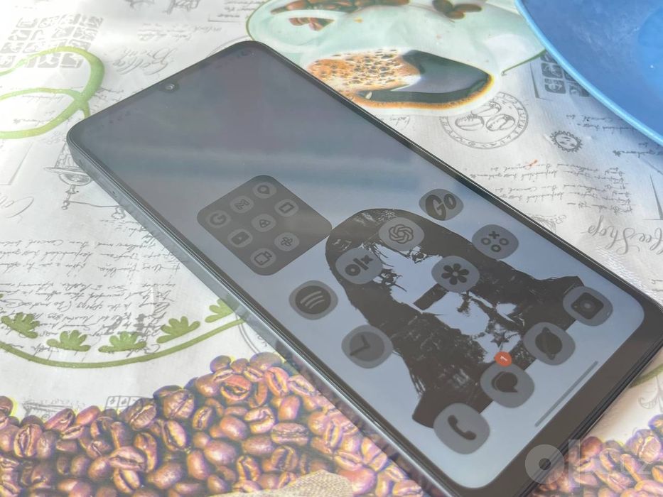 продается samsung a07 с коробкой