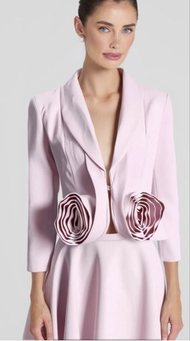 Нов костюм Valentino