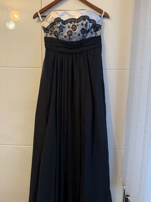 Черна бална рокля без презрамки