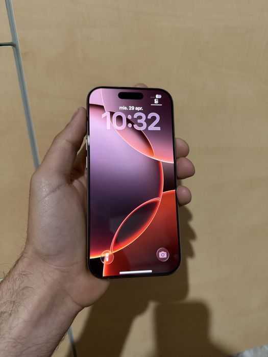 Vand iPhone 16 PRO impecabil 100% bateria