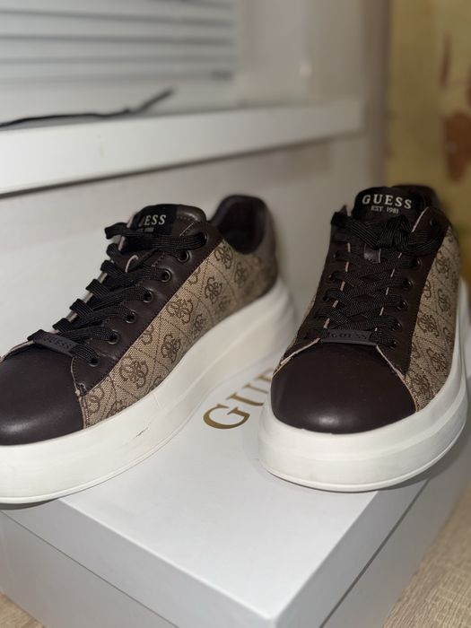 Обувки Guess EST.1981