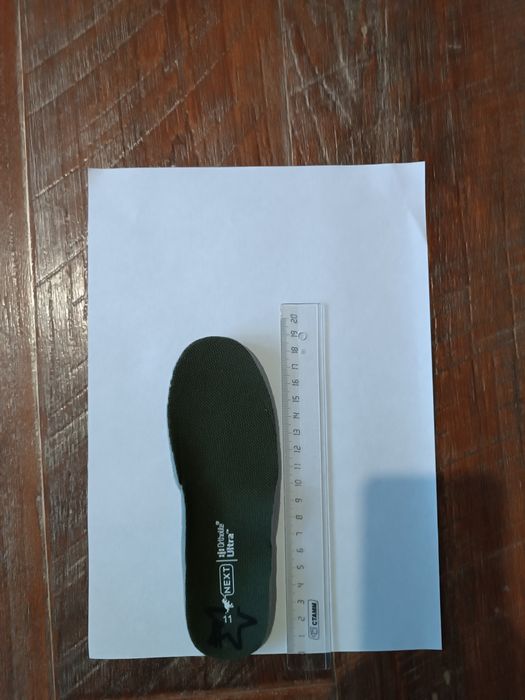 Продам новые стильные ботинки на мальчика