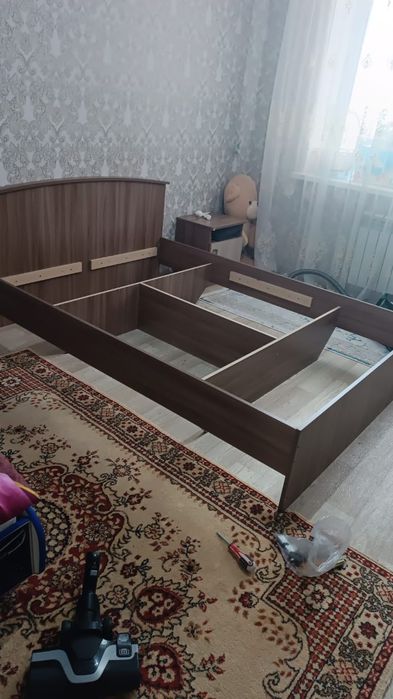 Продам кровать без матрасса