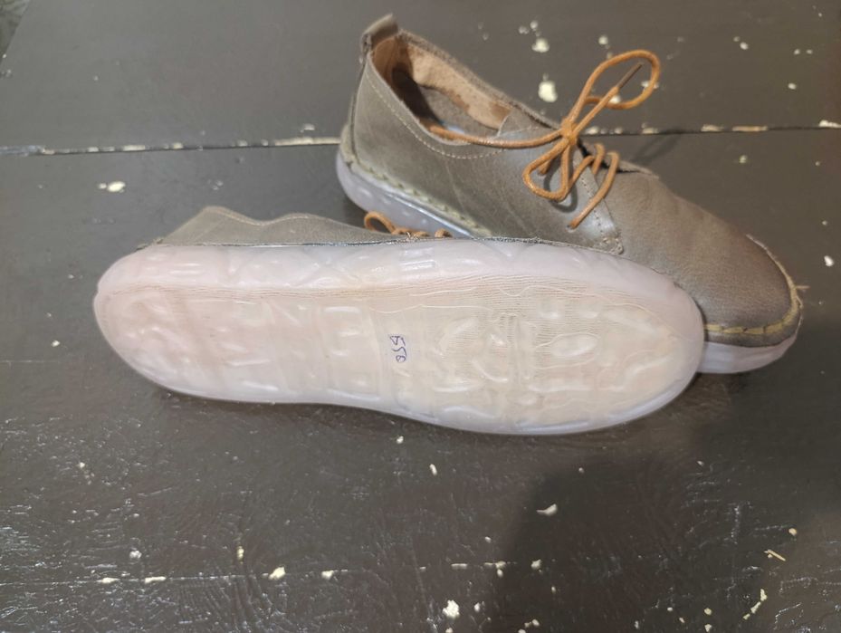 Женские туфли (кеды)