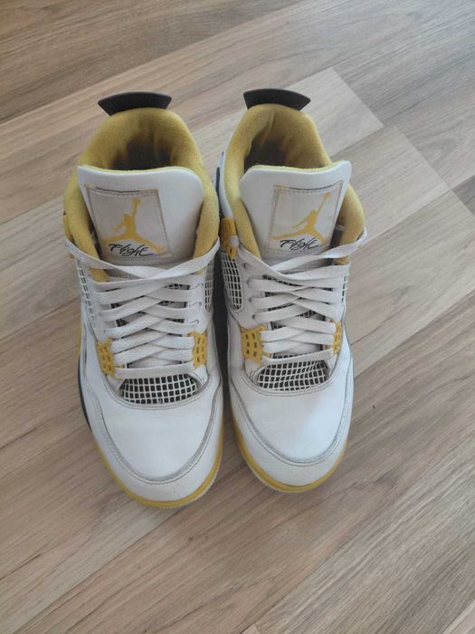 Ghete adidas Jordan 4 Retro vivid sulfur, marimea 42.5, alb/galben