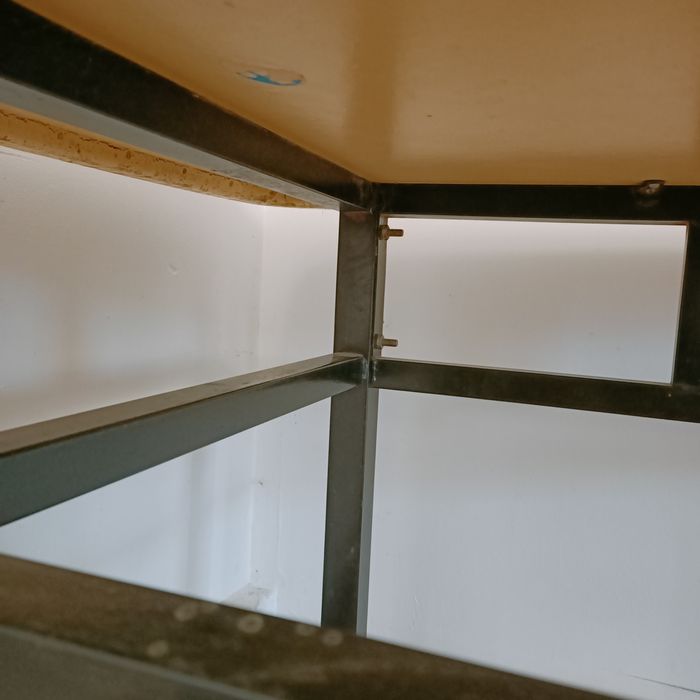 Стол кухонный продам