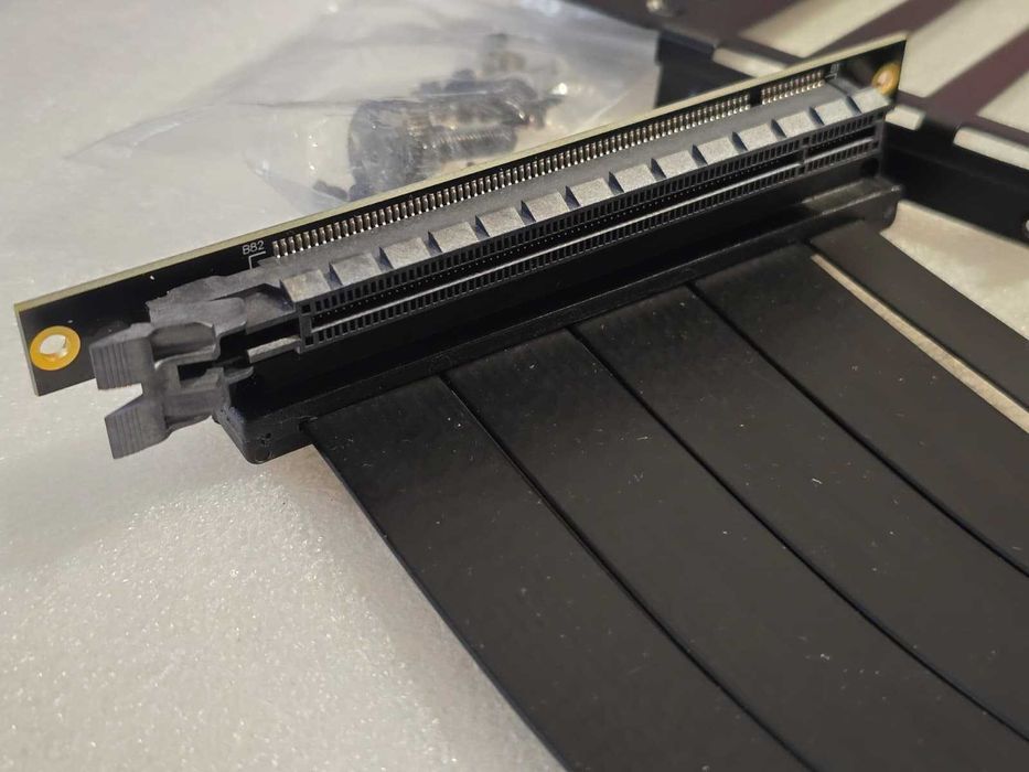 Suport GPU vertical, cablu de extensie, viteză 4.0, modul ARGB, 90°