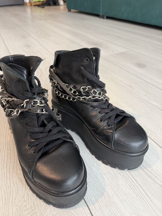 Ghete din piele naturala cu accesoriu detasabil