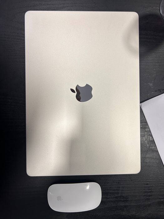 Лаптоп MacBook Air не е използван изобщо!