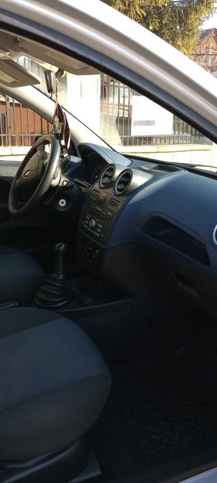 Vând Ford fiesta 2007 1.4  benzina