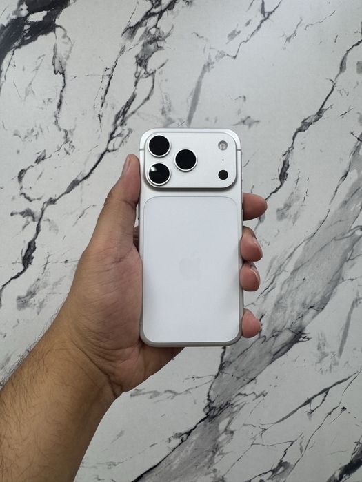 Iphone 17 pro 100% 33 sikl