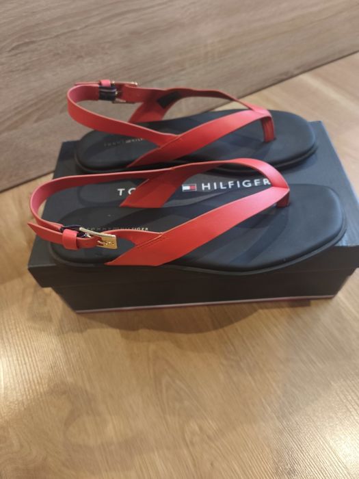Tommy Hilfiger 39