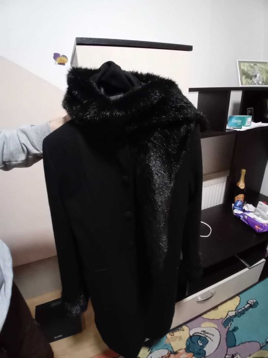 Palton nou, stofa neagra cu guler tip sal,