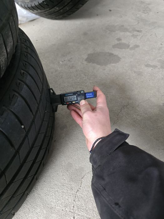 4 Броя 225/45/18 Bridgestone 2x6,3mm 2x5,2mm