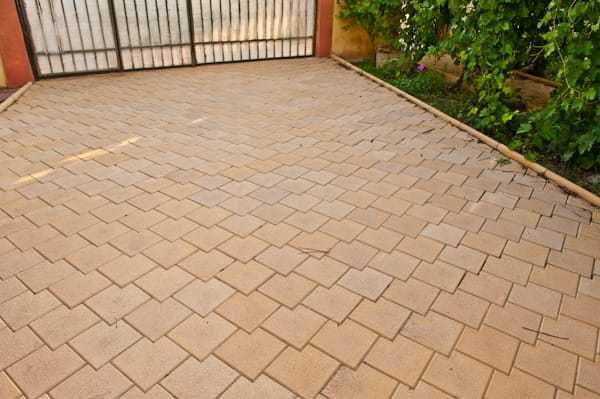 Promotie dale pentru pavaje si pavele model 20x20 antiderapant montaj