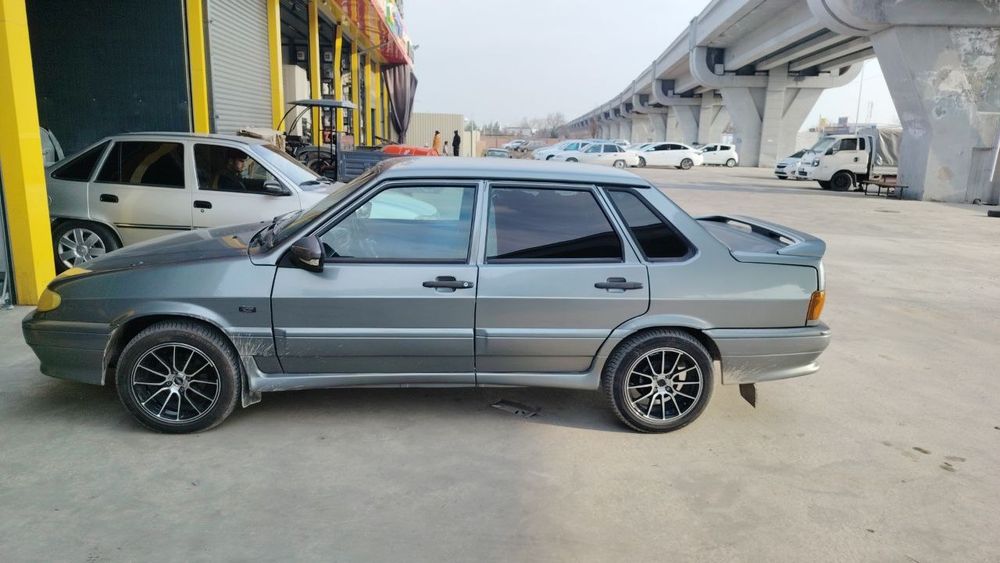 Lada 2115 sotiladi