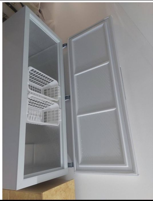 Продам морозильник Pozis 472л
