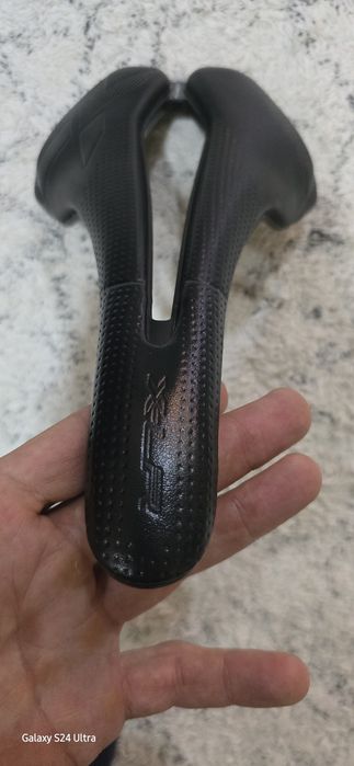 Седалка selle Italia SUPERFLOW XLR 198грама.