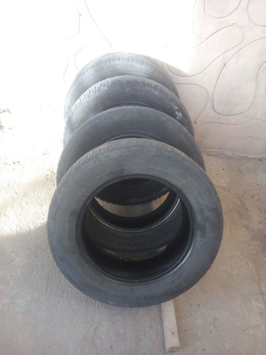 Продам 4 покрышки 225/65/17