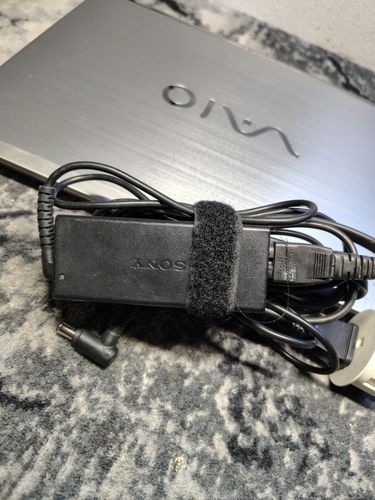 Laptop Sony Vaio – Intel i5, 8GB RAM, SSD Samsung 256GB, Windows 10