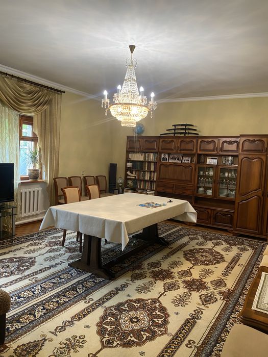 Продается коттедж в центре города