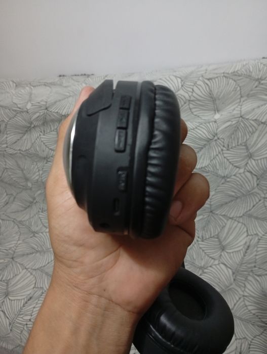 Наушник без проводной