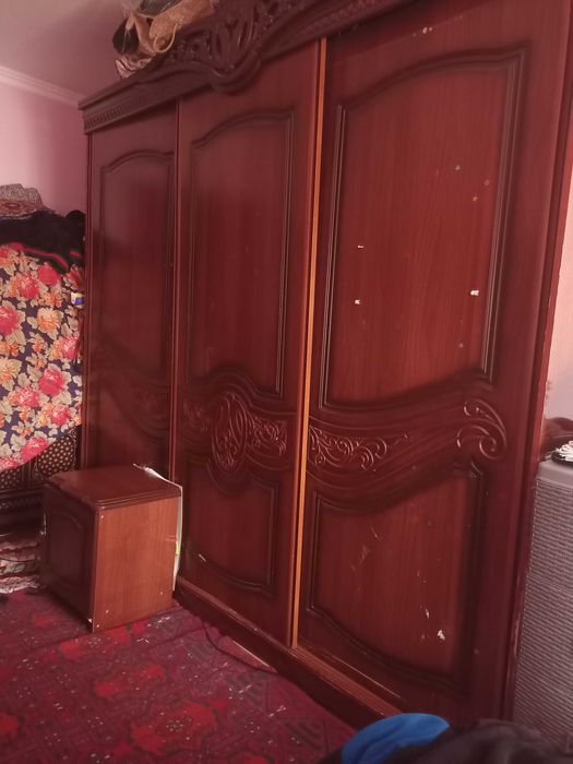Срочно продаётся шифоньер!