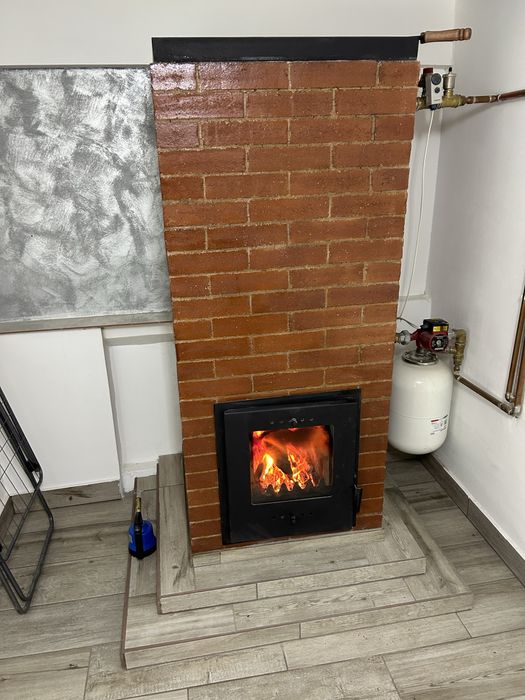 Centrală,termoșemineu din cărămidă