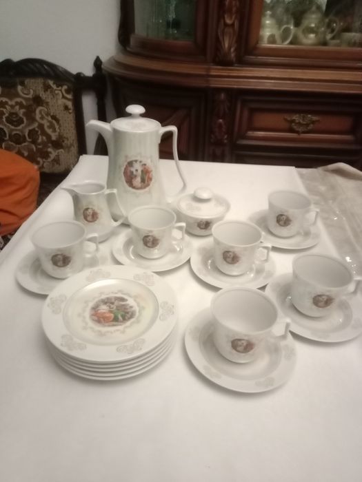 Продам немецкий чайный сервиз Мадонна