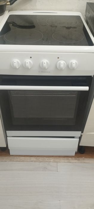 Продам электрическую плиту