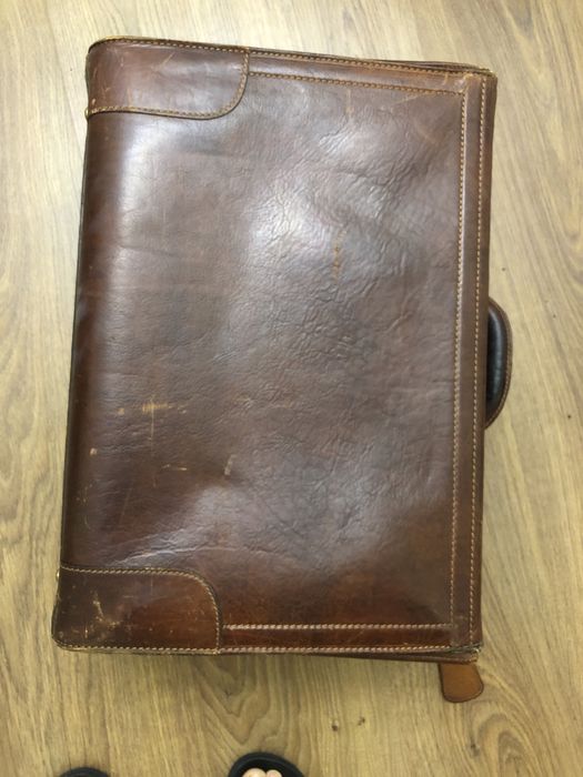 Продам чемодан из натуральной кожи