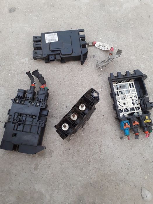 Tablou Modul Panou Siguranțe Borna Baterie + Renault Megane 3 1.5 dci