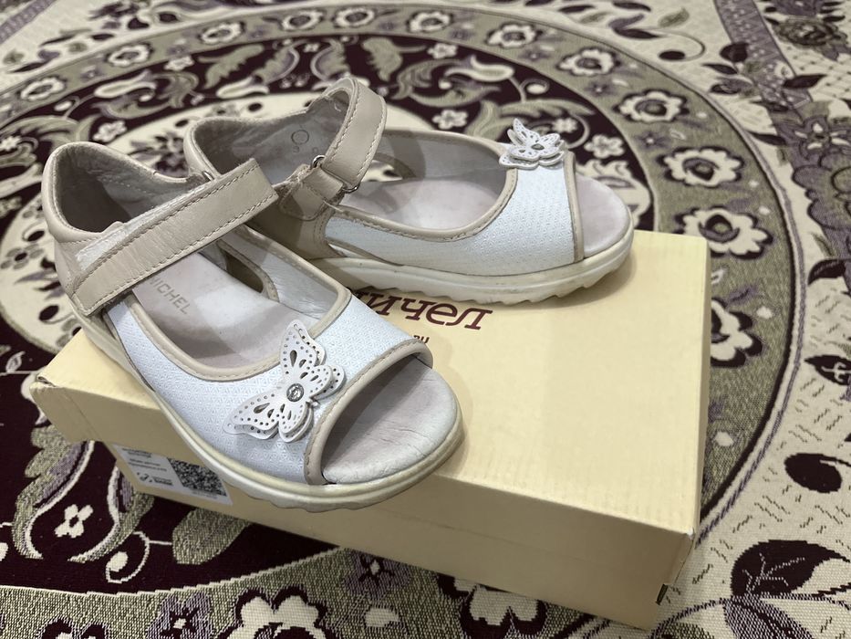 Продам туфли юничел