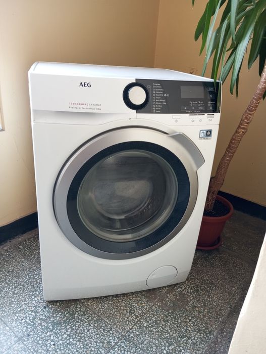 Работеща пералня АЕГ