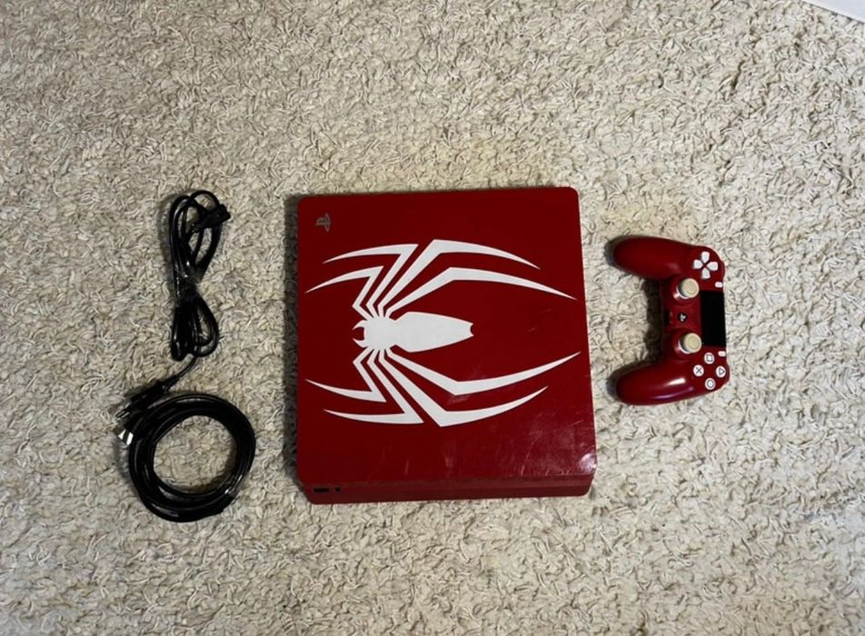 Playstation 4 ediție Spiderman + set VR