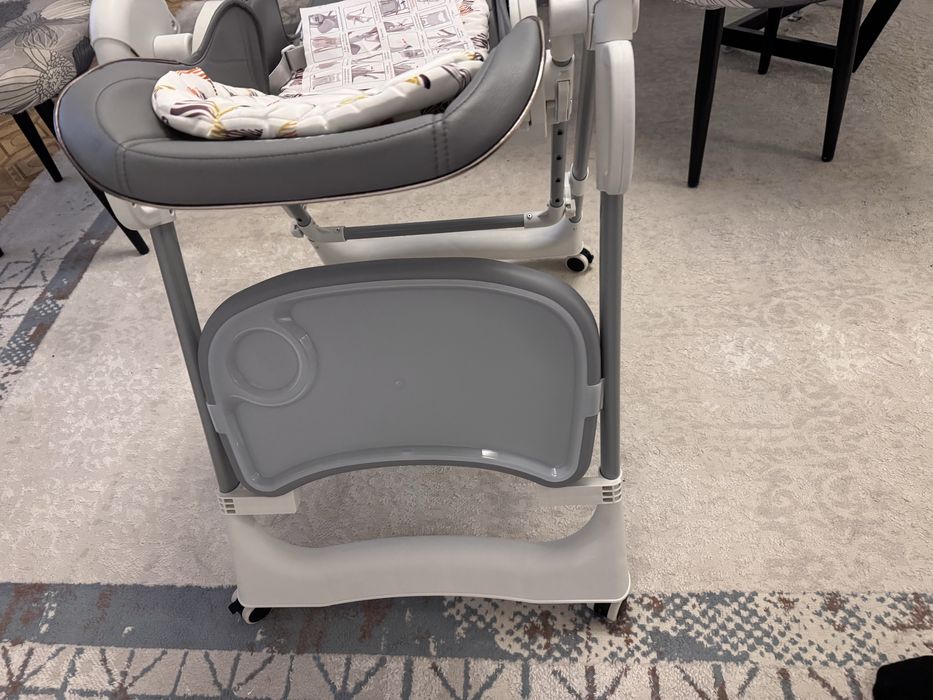 Стул для кормления младенца