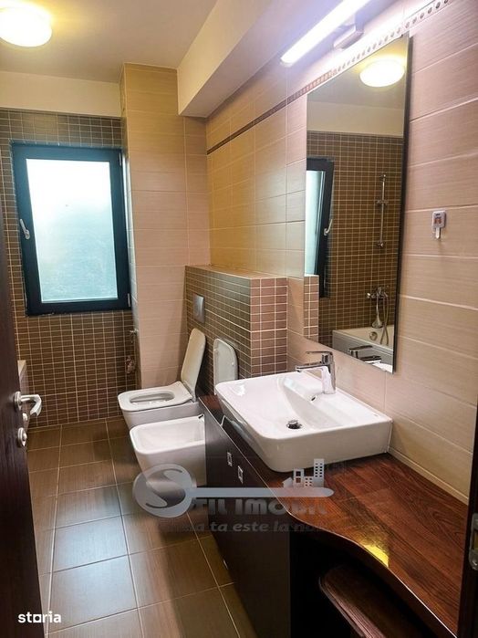 Apartament 3 camere +terasa +boxa+garaj, Pacurari