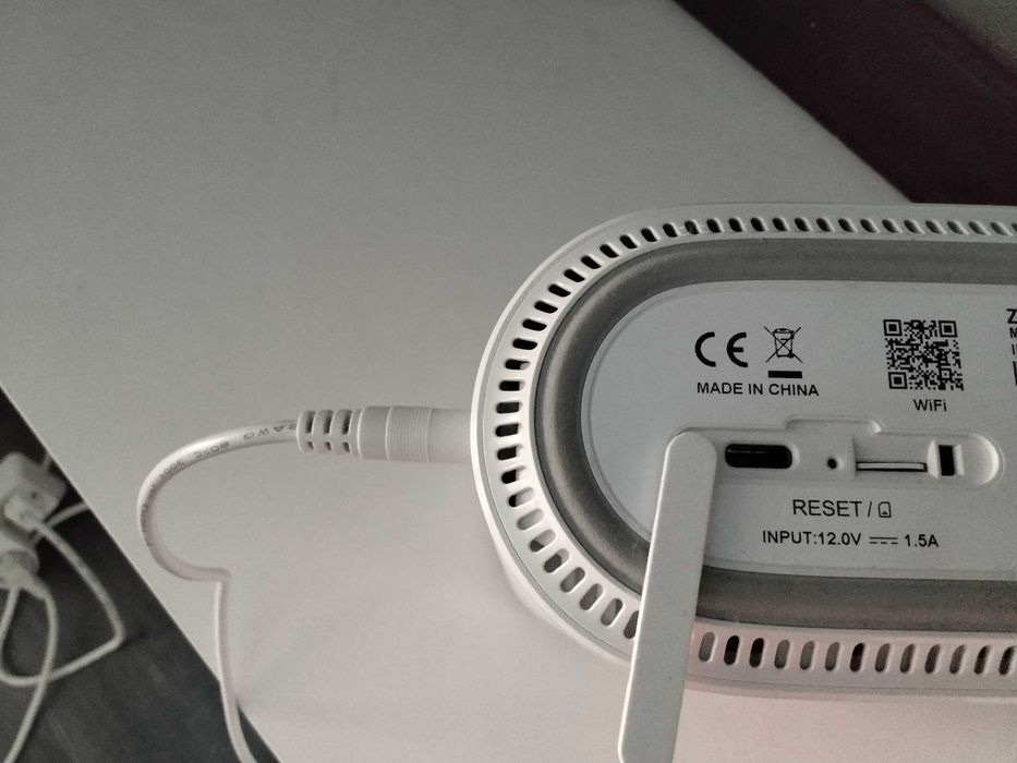 последен модел 5G сим карти рутер за мобилен интернет на Иетел 2025 г.