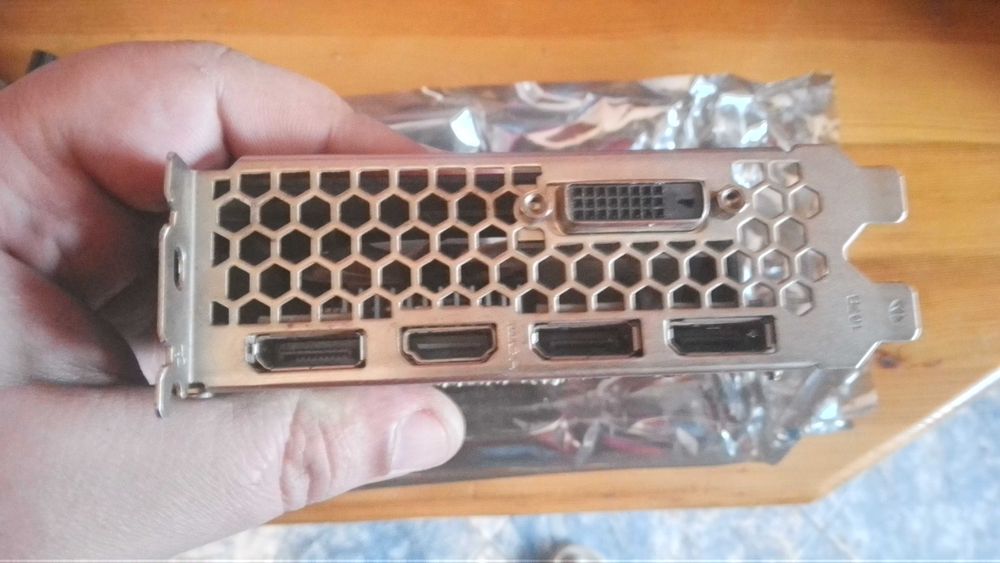 Продавам видеокарта GeForce GTX 1060 6GB