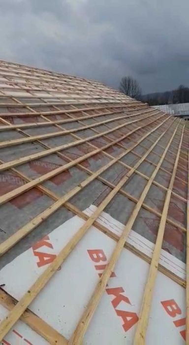 Refacere totală acoperiș – dulgherie, tablă, tiglă, izolații