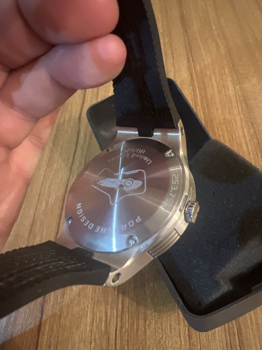 часовник на PoRshe Design