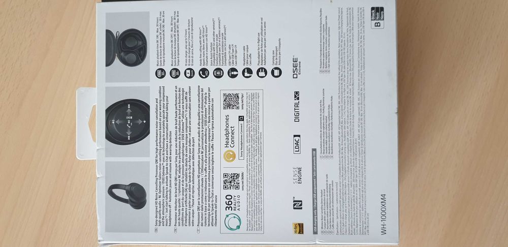 Vand casti SONY WH-1000 XM4 Hi-Res audio wireless.