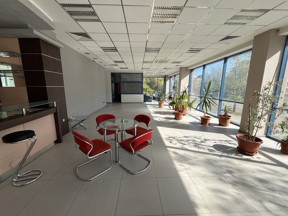 Дава се под наем Офис в София, Хладилника - 324 кв.м за 2400 € - Снимка #3