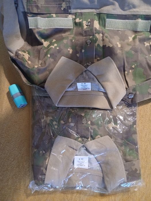 Vand 2 tricouri combat maneca lunga