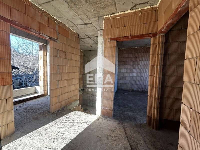 Двуетажна новострояща се къща за продажба, в м-т Манастирски рид, Варн