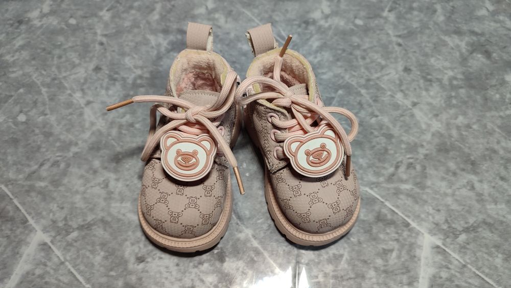 Продаются детские сапожки