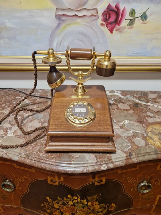 Прекрасен антикварен дървен френски телефон Lyon