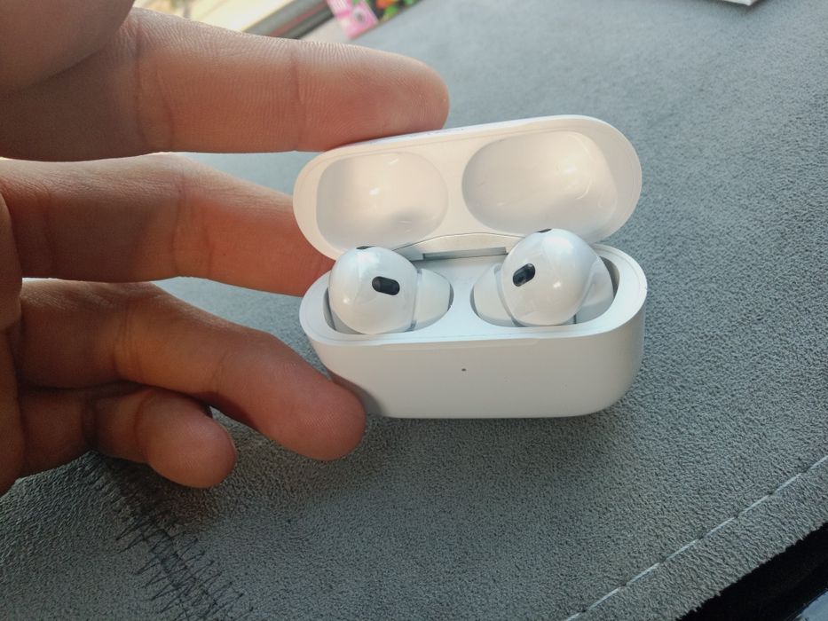 Срочно продам Apple AirPods Pro