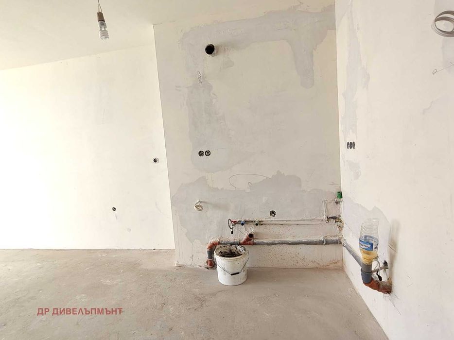 Вътрешен двустаен в центъра с Акт 16 за 2000 EUR/м2 в затворен комплекс