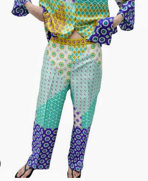 Zara панталон с принт размер XS